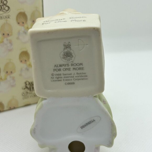 Precious Moments "Only room for one more" 1989 members only figurine - Picture 3 of 3